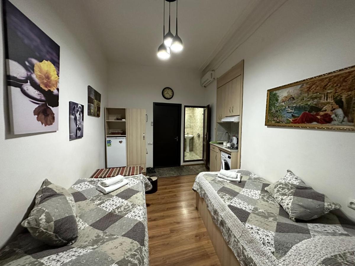 Leselidze Guest House Tbilisi Exteriör bild