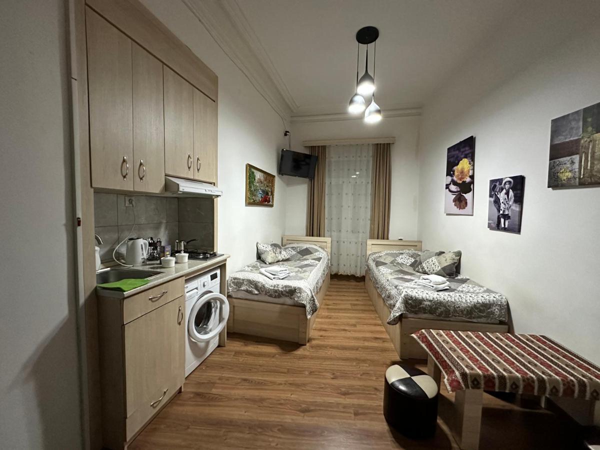 Leselidze Guest House Tbilisi Exteriör bild